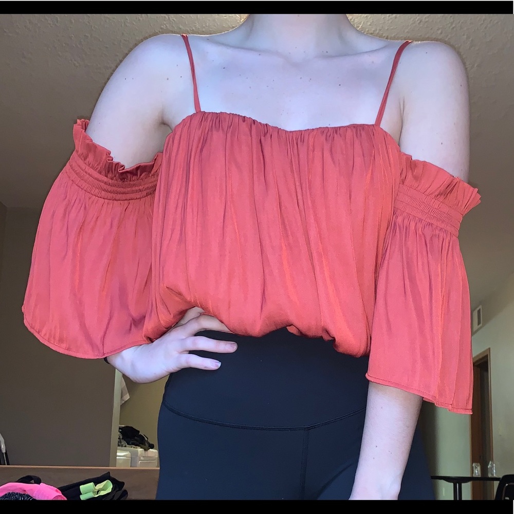 ✨SOLD✨ Gianni Bini Off The Shoulder - Size Large